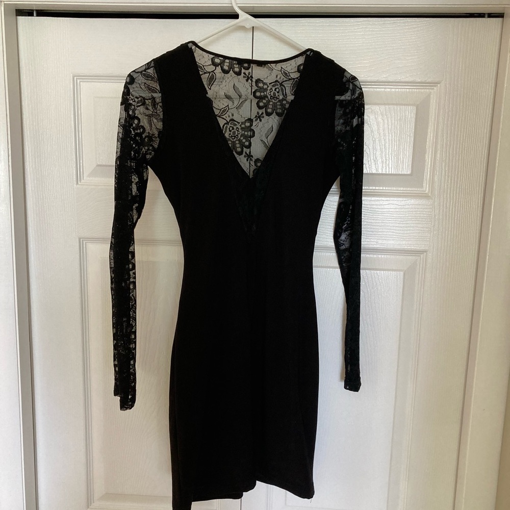 Black lace detail dress - Picture 4 of 9
